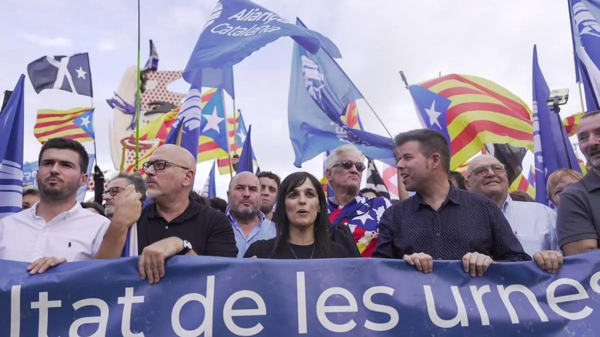 Orriols vuelve al Fossar de les Moreres en plena fractura independentista