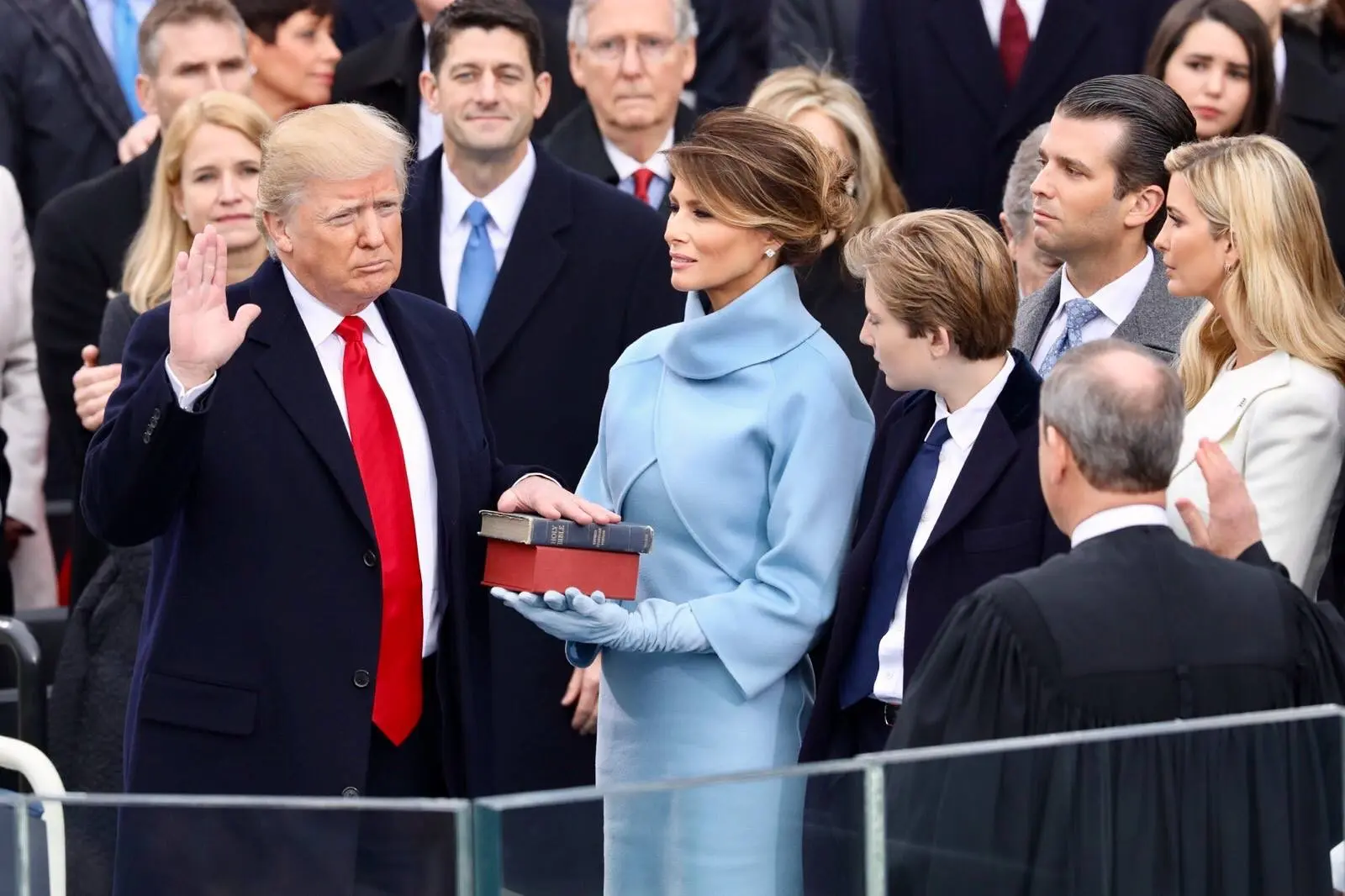 Trump alaba su control de la IA y tacha de enfermiza la alerta