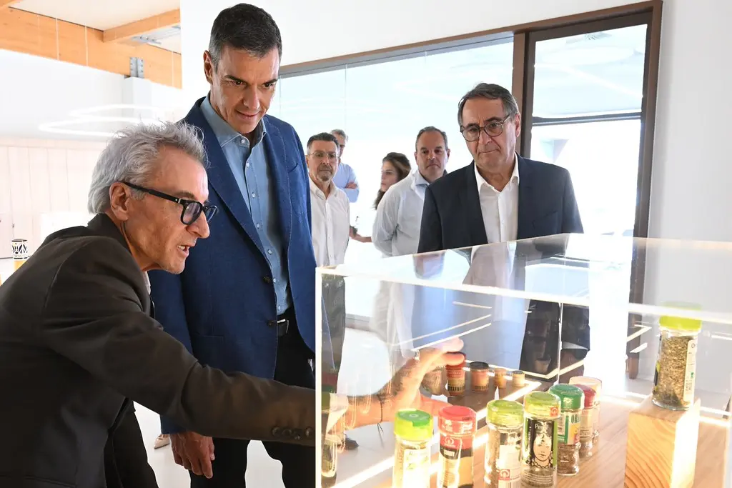 Ramírez exige el diario de Sánchez en agosto: "Igual cazaba venados mientras ardía Ceuta"