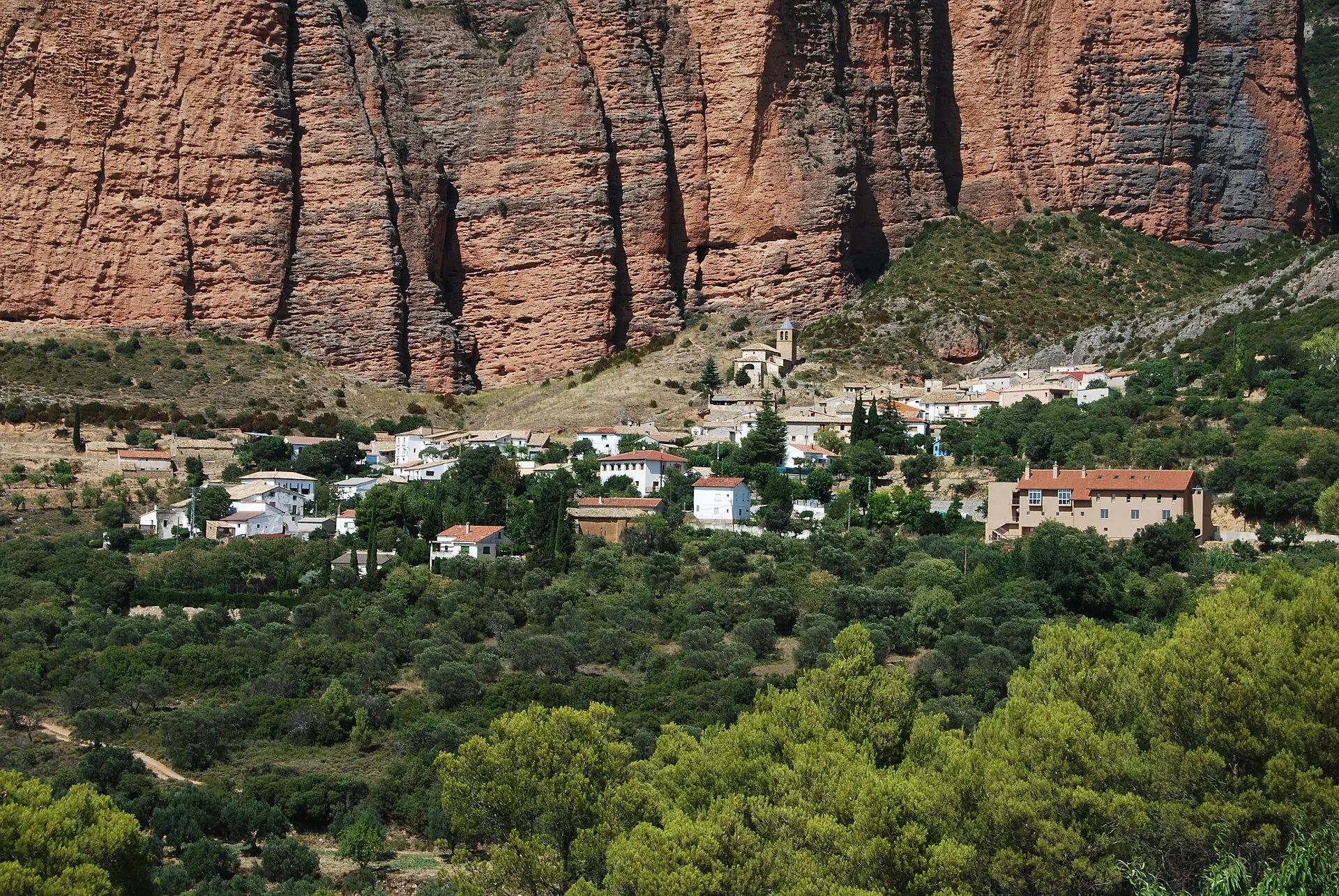 Incendio de Las Peñas de Riglos deja 14.500 hectáreas arrasadas y un detenido en libertad