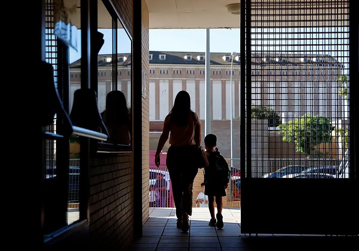 15 familias de Córdoba denuncian colapso escolar: sin plazas en el IES Casiana Muñoz