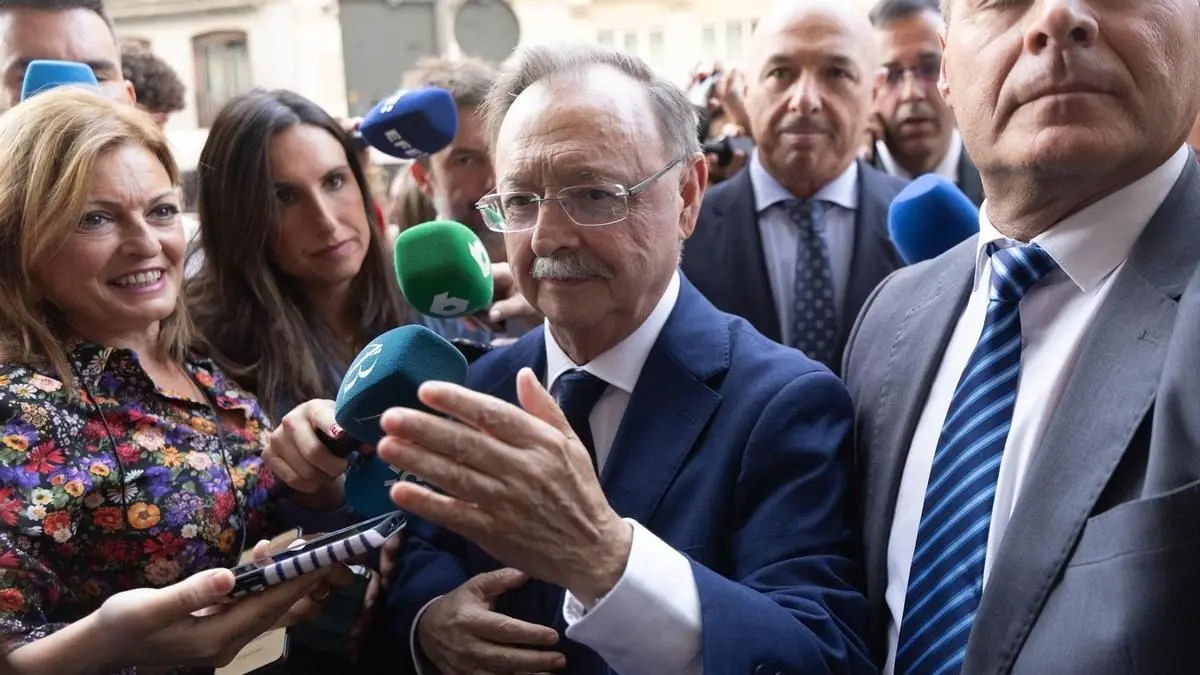 Ceuta adjudica 5,7 millones en contratos opacos a familiares de Vivas y del Puerto