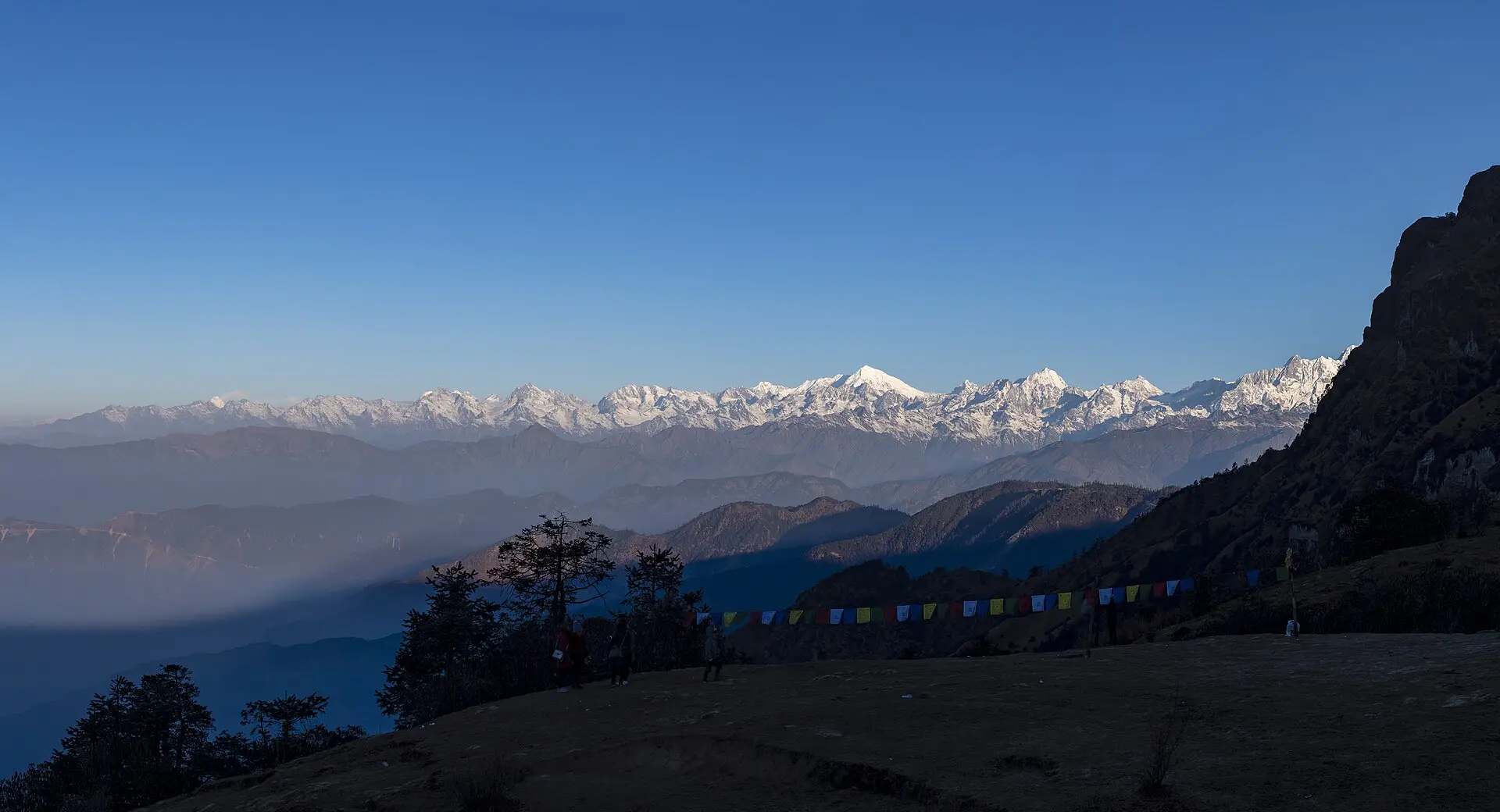 Una riada glaciar en el Himalaya deja cientos de muertos y cuatro españoles desaparecidos