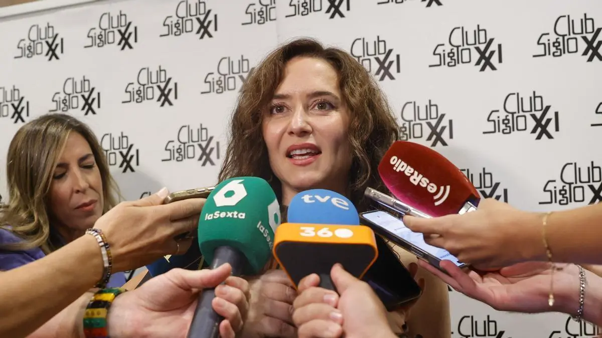 Ayuso acusa al Gobierno de boicotear el GP de España: 353.000 asistentes y cero ministros