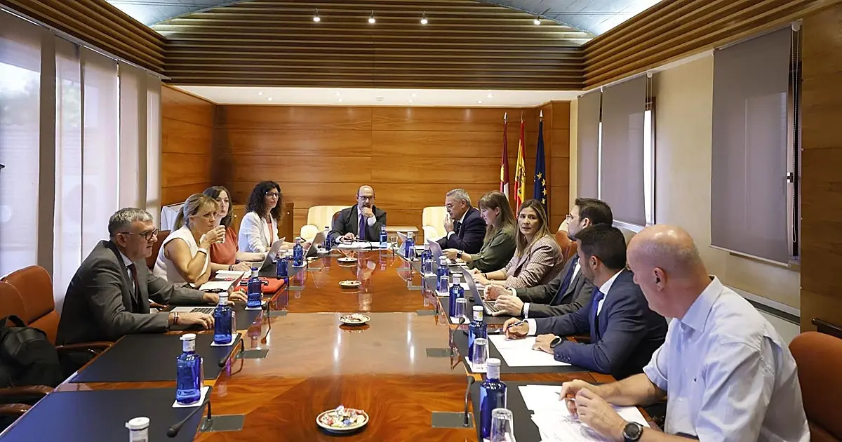 CLM debate el techo de gasto y la ley de vivienda del PSOE