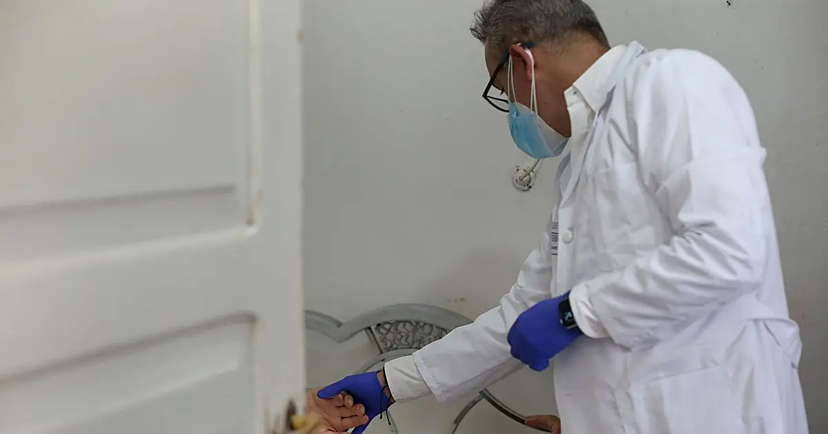 Galicia iguala salarios de médicos por bebés y ancianos en su nuevo plan retributivo