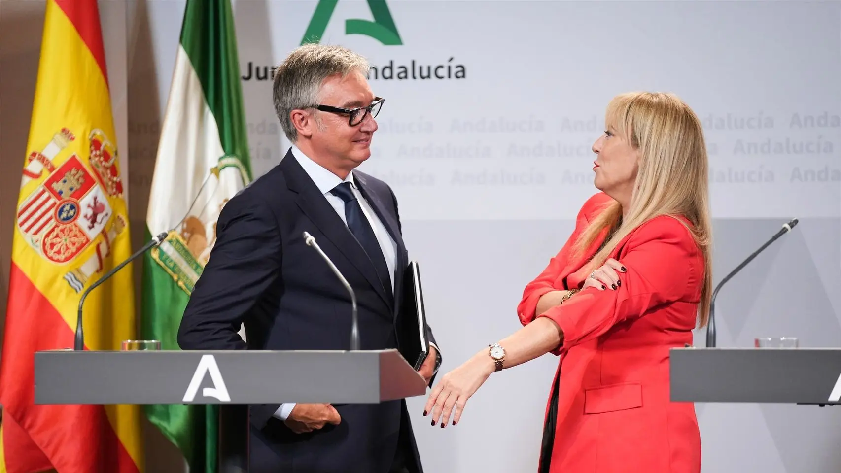 Andalucía elimina la cita previa y abre buzón de quejas para reducir burocracia