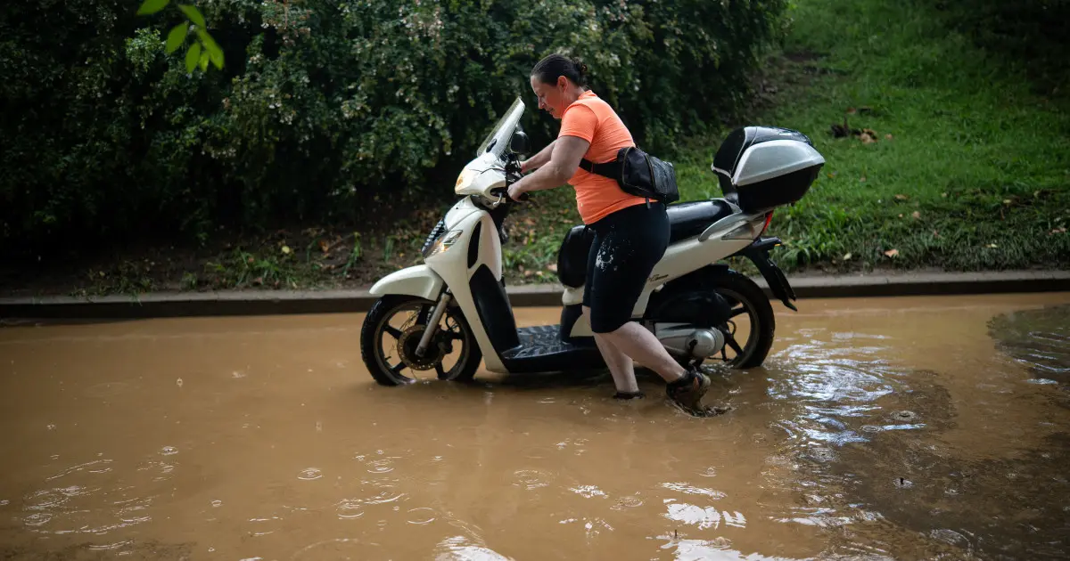 Emergencias decreta alerta roja por lluvias en Castellón y Valencia