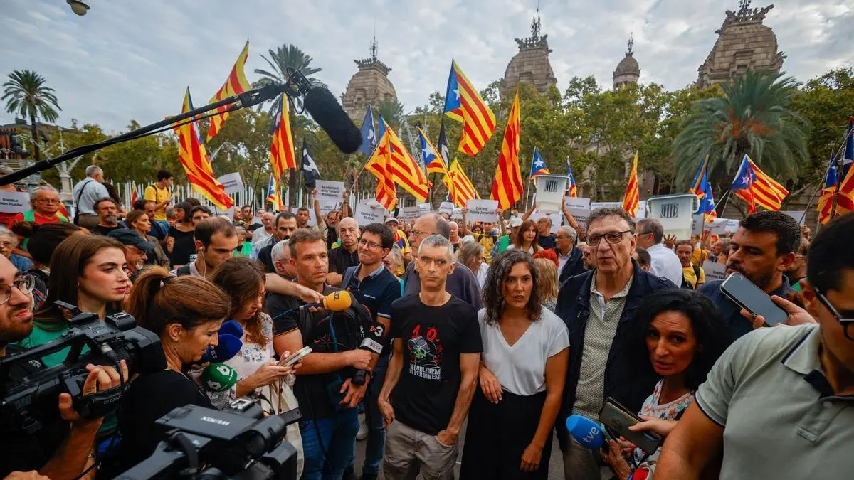 Rull augura que Puigdemont y Puig recuperarán sus escaños en días