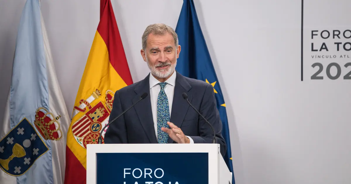 Sánchez y Felipe VI abren el Foro La Toja con la vivienda y Ceuta como ejes