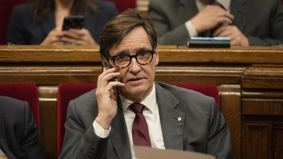 El Parlament rechaza la compra compartida de vivienda de Illa