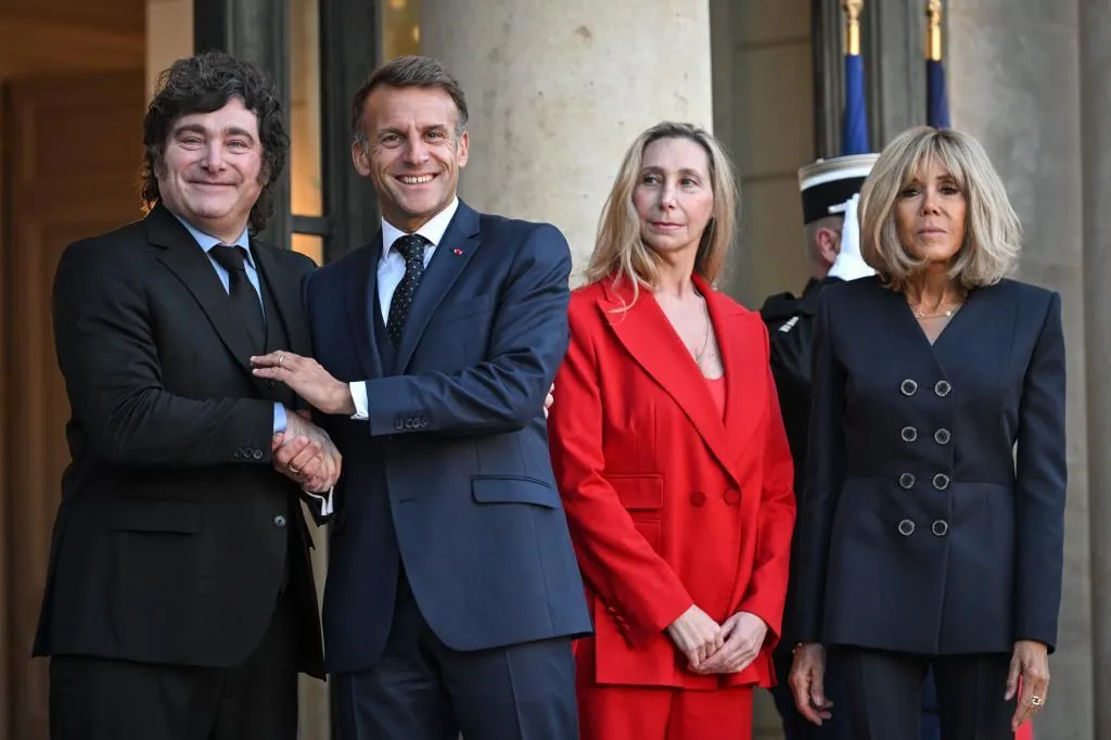 Macron recibe a Milei en el Elíseo para reforzar intereses económicos