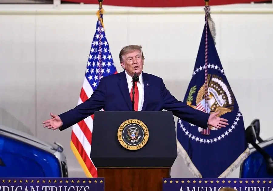 Trump defiende sumar el petróleo de Venezuela a EE.UU