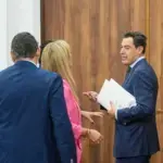 Andalucía anuncia ayudas de 250 euros al mes para jóvenes y rebajas fiscales