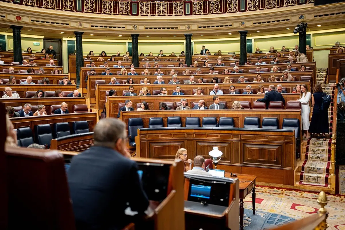 PSOE y Sumar piden votación por llamamiento de los decretos de vivienda