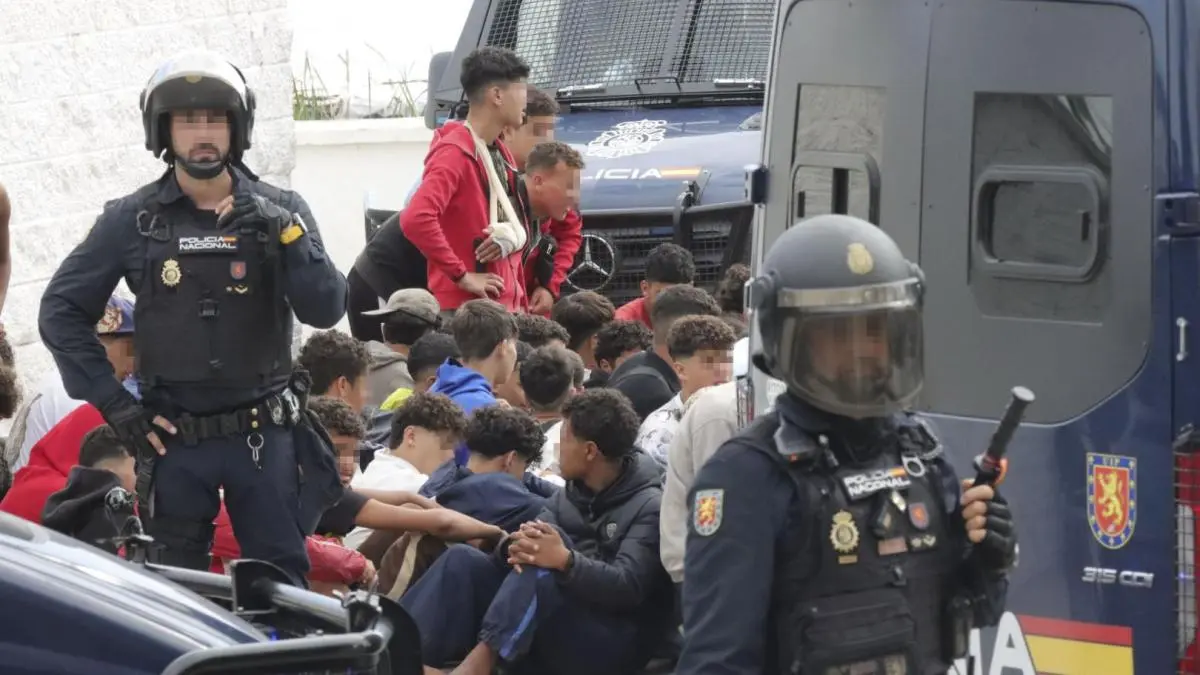 El Gobierno pospone el decreto que agiliza las expulsiones en Ceuta