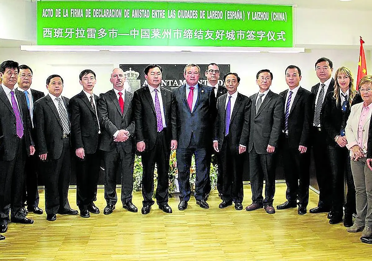 González cesa a Ortiz del Gobierno de Laredo por un burdel en China