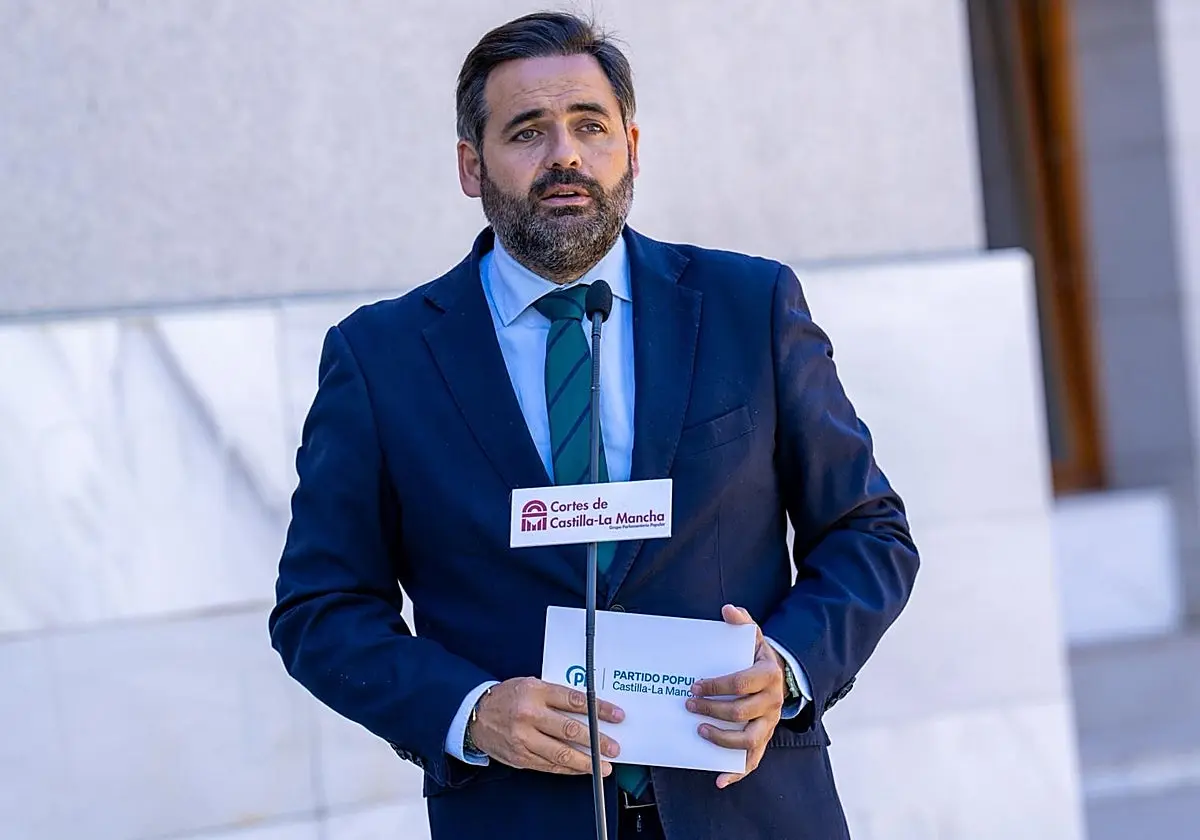 Núñez culpa a García-Page de la 'agonía' tras decaer los decretos de vivienda
