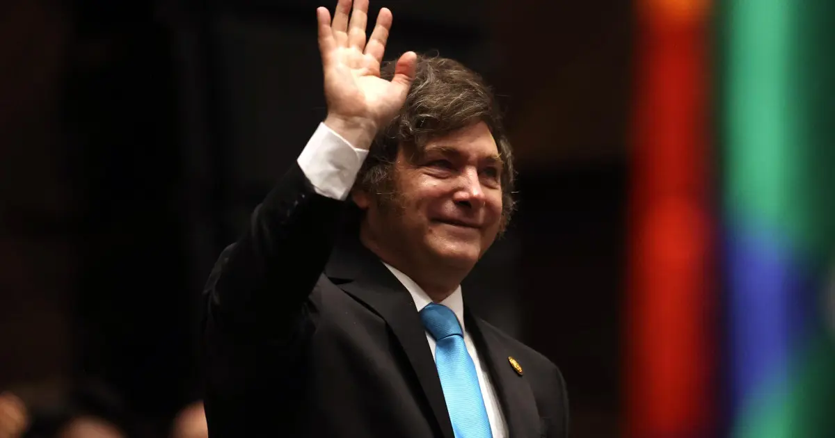 Milei acusa a Sánchez de usar economistas para falsificar datos