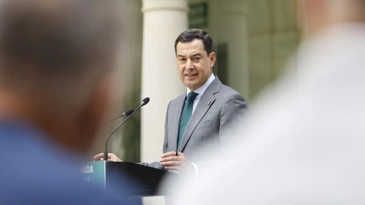 Moreno pide a Sánchez disolver las Cortes si caen los decretos de vivienda